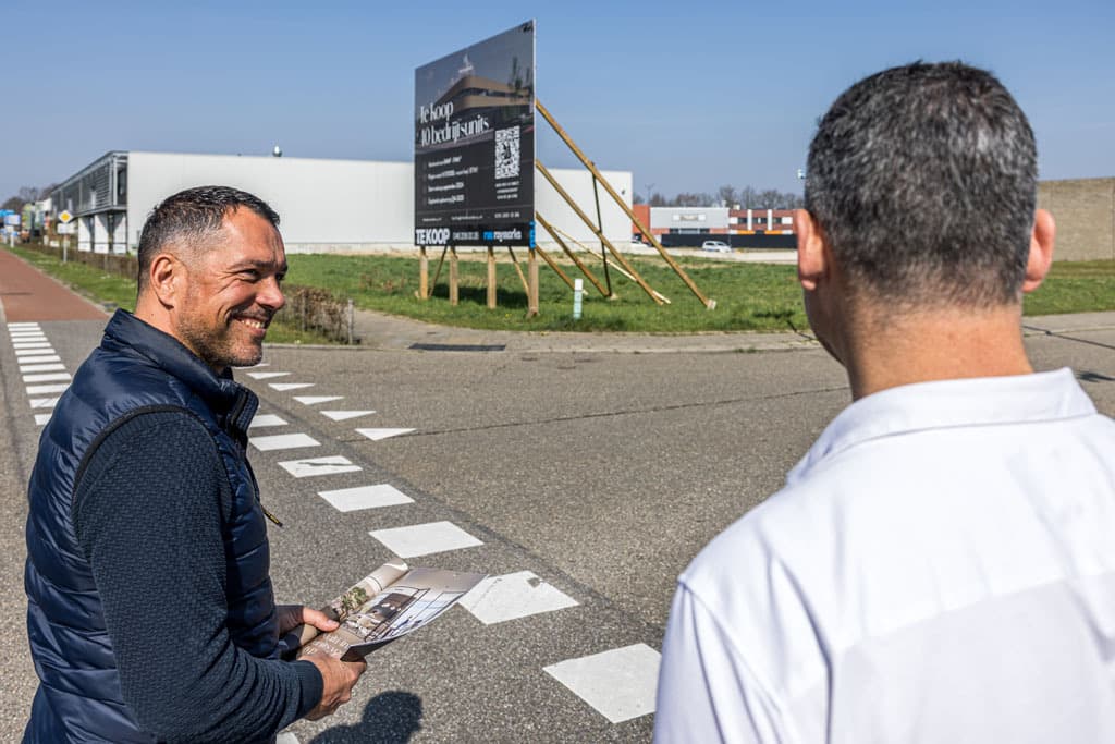 Bedrijfsmakelaars van Royworks op locatie